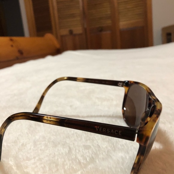 VERSACE SUNGLASSES - Picture 2 of 8